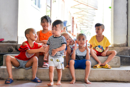Vui Tết thiếu nhi cùng trẻ mồ côi ở chùa Thiên Hương