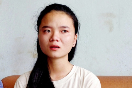 Cô gái đi xin cơm ăn nghẹn ngào giấc mơ đại học