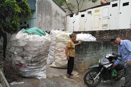 Hỗ trợ học phí cho các em nhỏ ở Hà Nội, Phú Thọ